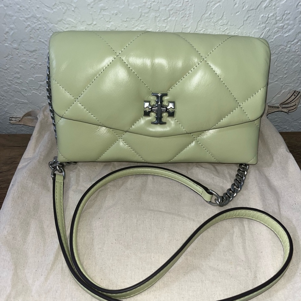 Tory Burch Quilted Crossbody Bag - Soft Green NWOT- no dust bag - Picture 3 of 7